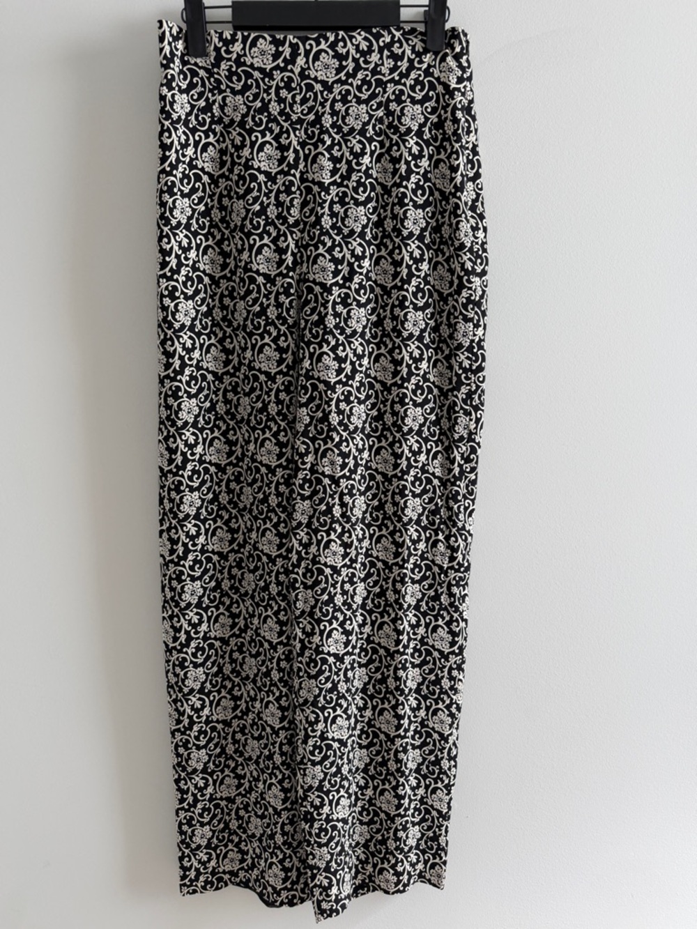 Talbots 100% Silk Black White Print Pants Size 6 Career Travel